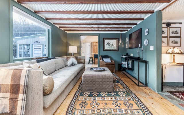 Shagbark, A Rock River Retreat, Entire House Rental
