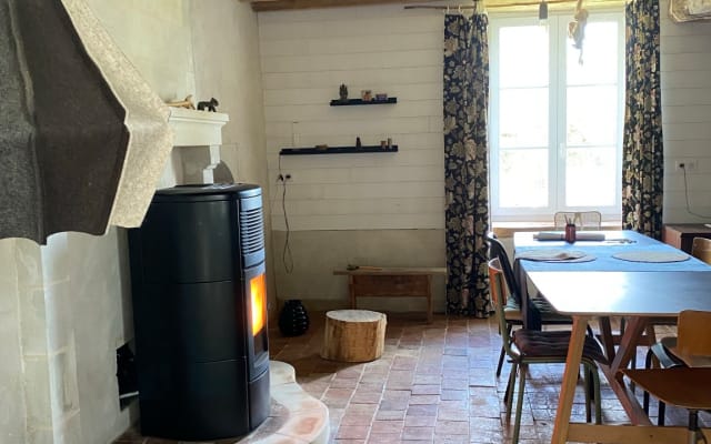 Shared room, house on the banks of the Loire. - Picture 15
