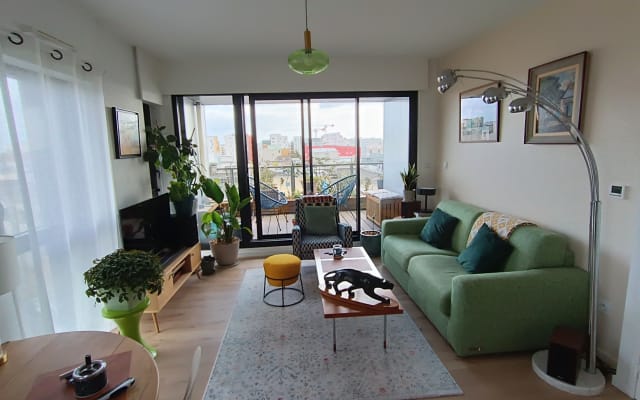Private room in the heart of the Île de Nantes.