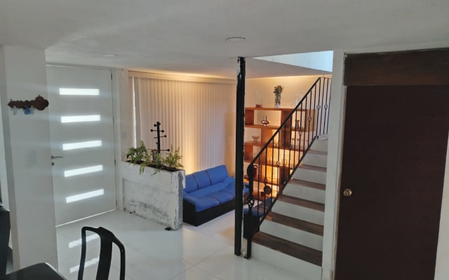 HABITACION PRIVADA EN ZONA RESIDENCIAL CERCA DE ANGELÓPOLIS