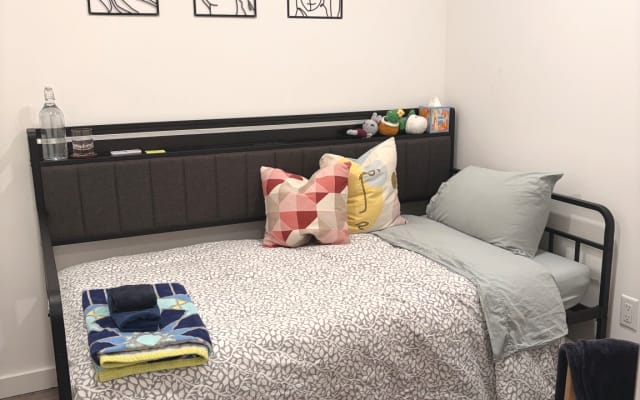 Cozy Private Room in Jersey City – 5 min Walk to Journal Square PATH - Picture 2