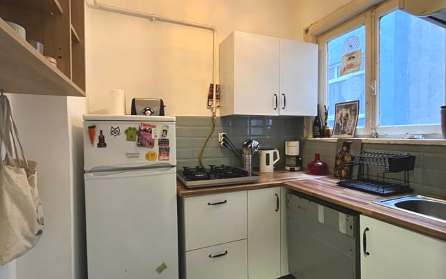 habitación chic y acogedora en un piso del centro
 - Foto 5