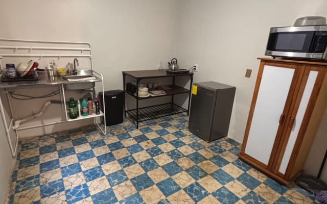 Wohnung im Erdgeschoss, in der Nähe des Flughafens.