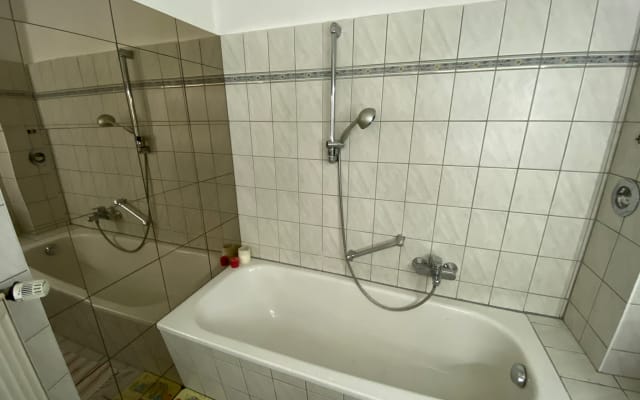 Central living in Leipzig right next to the gay sauna - Picture 4