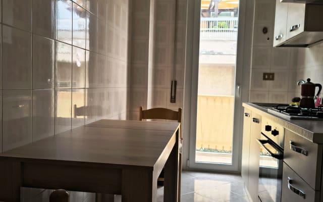 Amazing room in fuly furnished apartment clse 2 ancient ruins & parks
