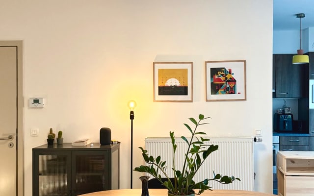 Chambre confortable à Bruxelles avec salle de bain et toilettes privées