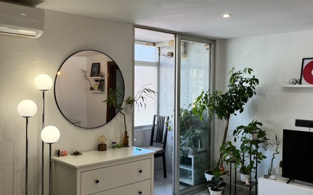 Chambre extérieure proche de la plage et des transports publics L2/L4 +