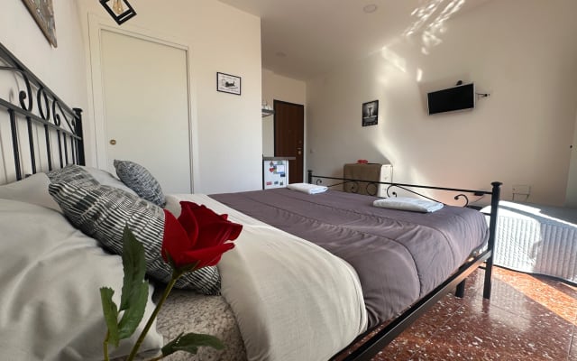 Naples Sky-Terrace | Parking & Ultra-Fast Wi-Fi