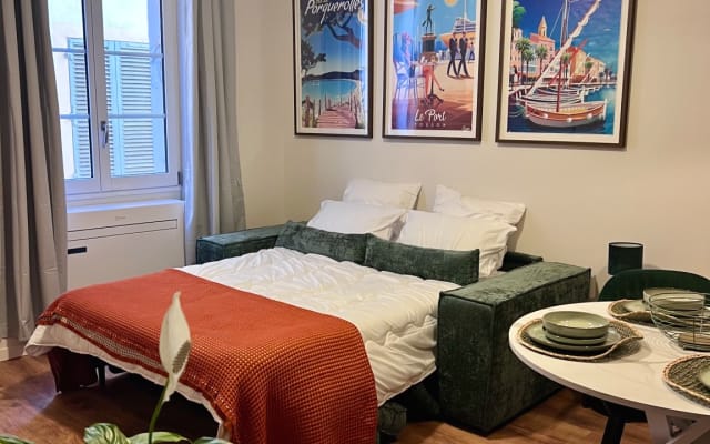 Air-conditioned studio in historic center - Opera, port & train...