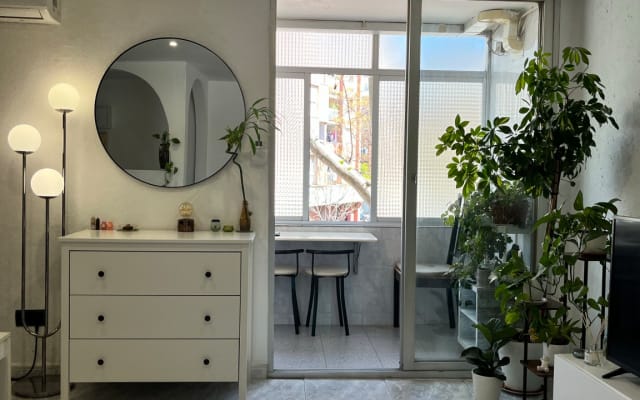 Chambre extérieure proche de la plage et des transports publics L2/L4 +