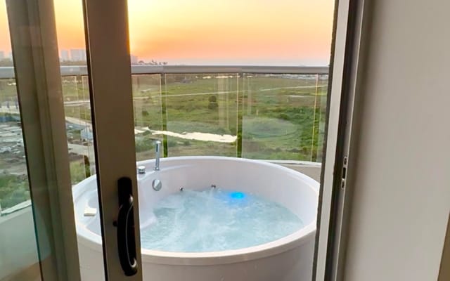 Lujoso apartamento VIP de 3 dormitorios balcón privado con jacuzzi vista al mar
 - Foto 22