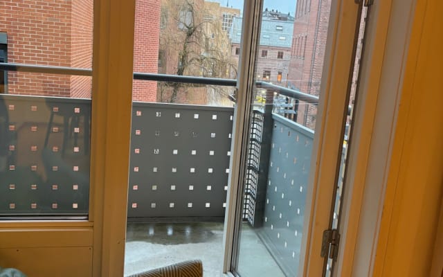 Carl's listing on misterb&b - This room has its own  balcony. A great place to relax and enjoy the calm of the afternoon. 
