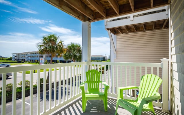 Scout's Seascape | 3br 2.5ba, 1 blk to beach
