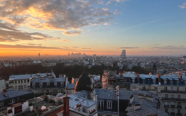 Montmartre - 1 Bedroom flat with rooftop view over Paris