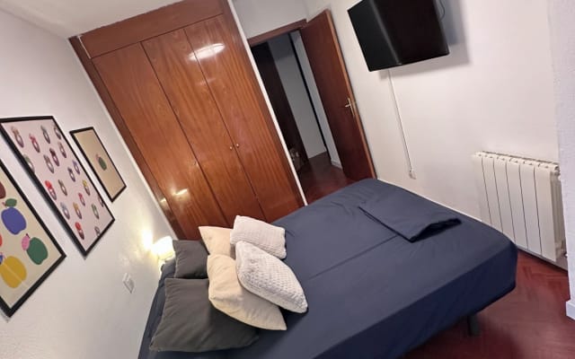 Habitación doble con aire cerca de metro L3 San Fermín y Caja Mágica