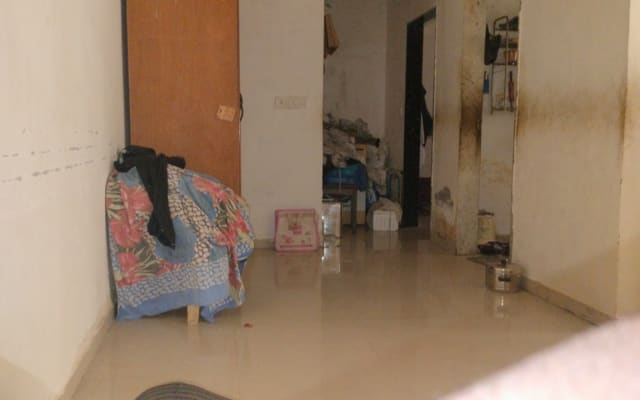 Je suis venu pour me rencontrer et je suis allé à l'hôtel, et ton pénis