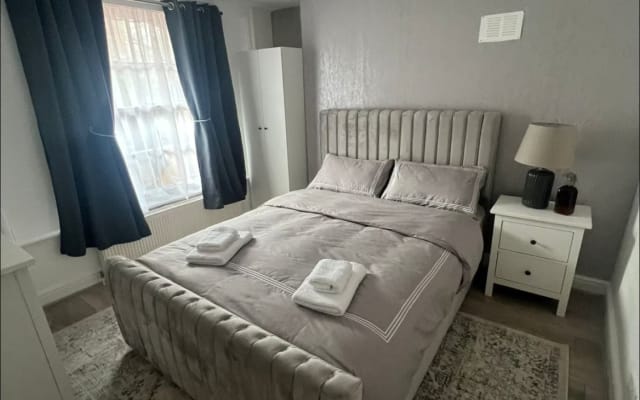 Bright & Spacious Double Room in the Heart of Central London