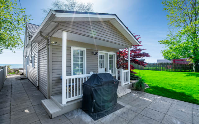 Sunroom Shores Lake House 3 BDRM Retreat