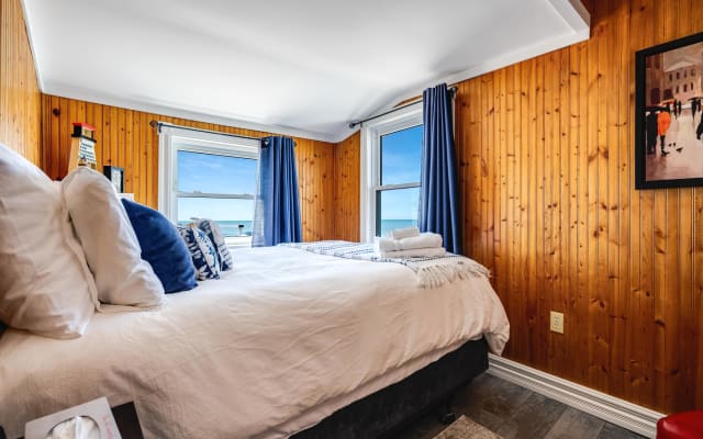 Sunsets & Sips Stylish Cottage Near Wineries (en anglais)