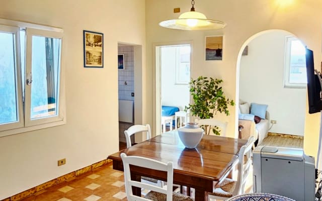 Suite Mansarda Livorno: comfort e relax vicino al porto.