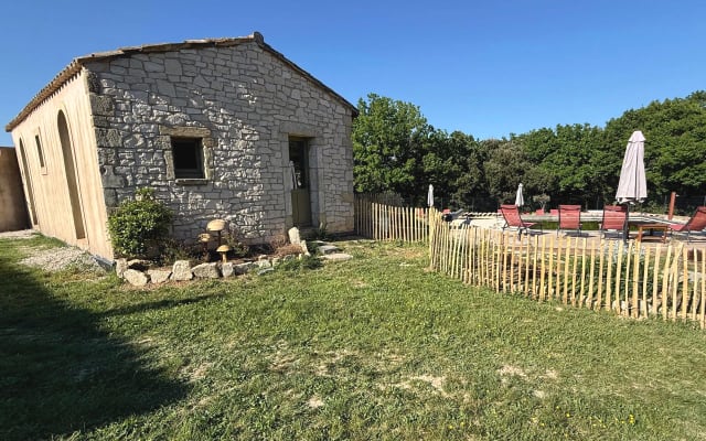 Frédéric's listing on misterb&b - Annexe and relaxation pool terrace