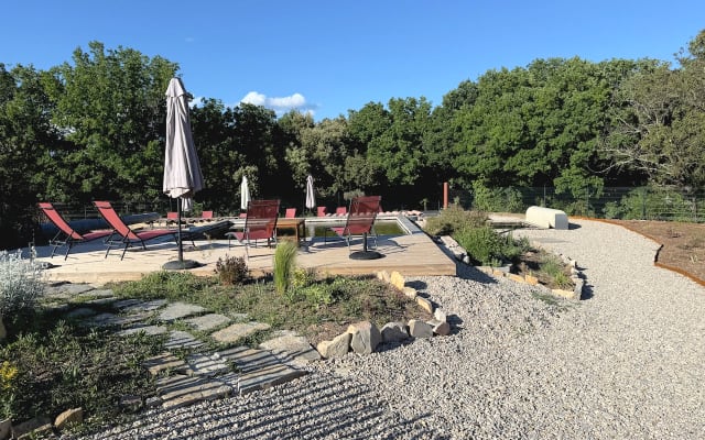 Frédéric's listing on misterb&b - Access to the aquatic area with a relaxation pool, a 25m swim lane and a Jacuzzi for 4 people.