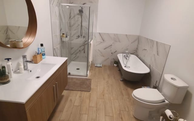 Room in a shared spacious apartment in the best neighbourhood. - copy 01