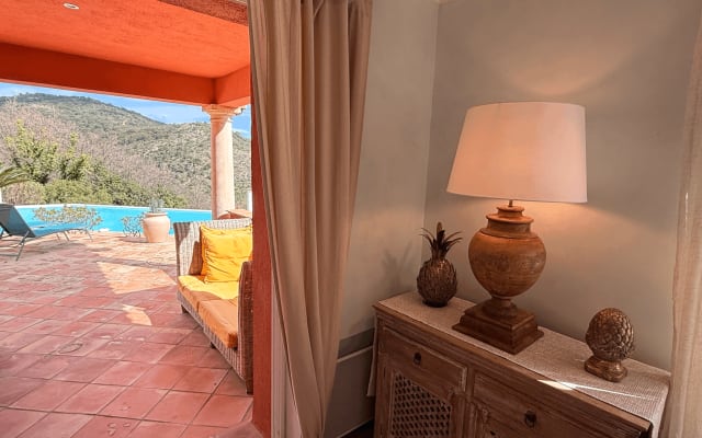 Blick auf St-Tropez - Private Pool-Villa - LGBTQ-geführt - Ruhiger Luxus - Foto 11