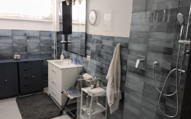 L'annuncio di Franco su misterb&b - Bagno completamente ristrutturato con doccia grande ! 