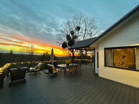  "PINE Ridge VIEW" PRIVATE with Large Deck Gated Ocean Mountain Views