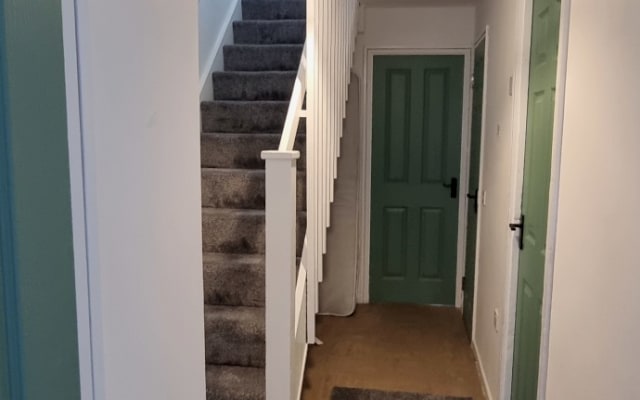 Un couple aimant ouvre sa maison à des voyageurs au grand cœur. - Photo 10