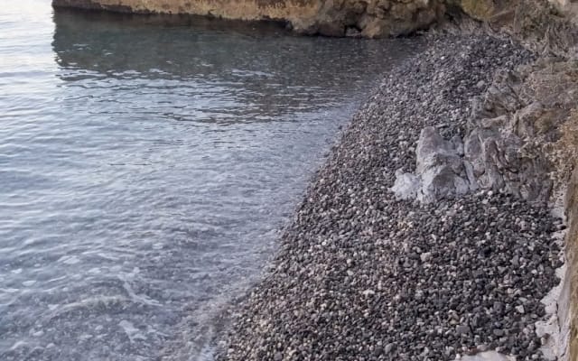L'annuncio di Goran su misterb&b - La spiaggia dista 60 metri dall'alloggio.
