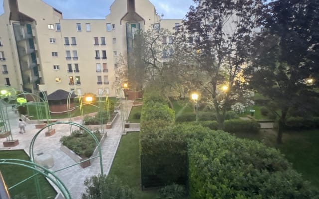 Appartement dans une résidence sécurisée avec canapé lit de qualité