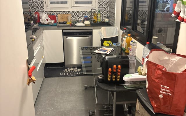Appartement dans une résidence sécurisée avec canapé lit de qualité