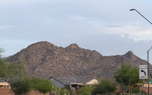 Beautiful 2 bed home with gorgeous Mountain View’s