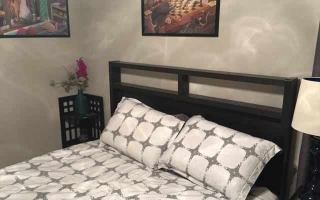 Dormitorio y baño de invitados en el sur de Lubbock
