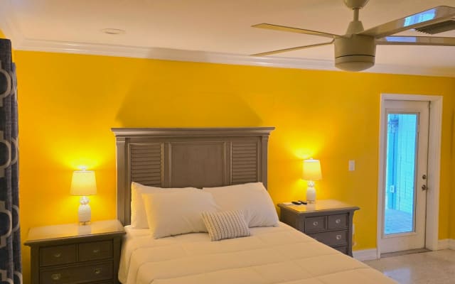 Keith's listing on misterb&b - Bed
