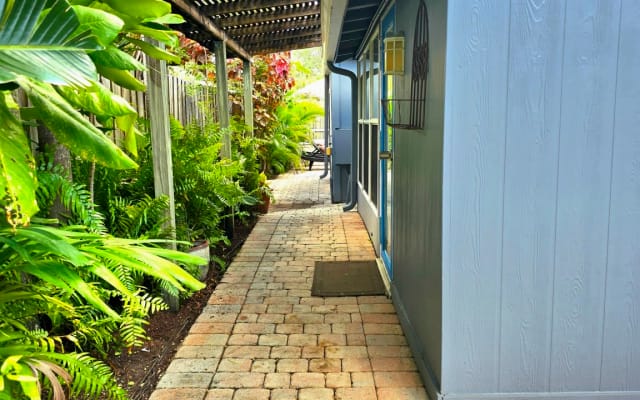 Secluded Tropical Oasis | Walk to Wilton Drive | Saltwater Pool - Picture 13
