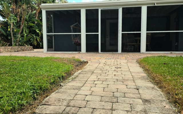 Keith's listing on misterb&b - Screened in porch with direct access to suite.