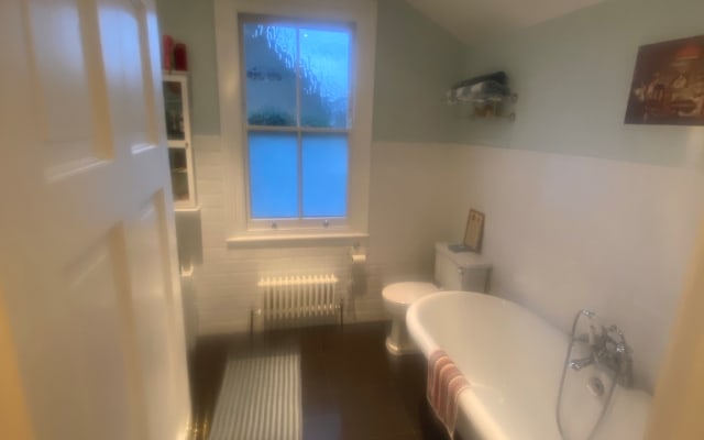 Bella camera arredata e luminosa in una casa a 2 letti vicino ai collegamenti di trasporto - Foto 3