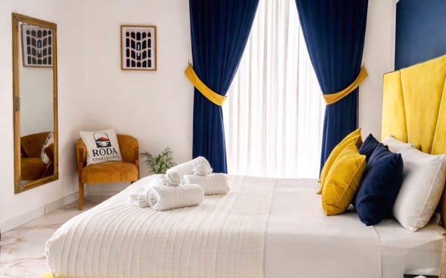 Roda Apartments - Heart of the Spanish Quarter