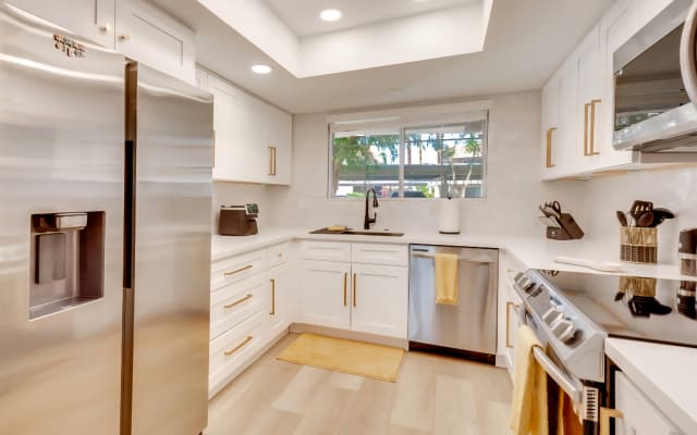 Beautiful Palm Springs Condo on Nature Perserve 1.5m from downtown