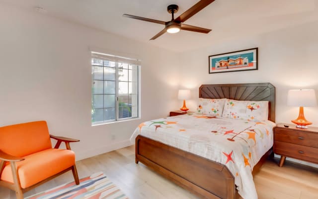 Beautiful Palm Springs Condo on Nature Perserve 1.5m from downtown