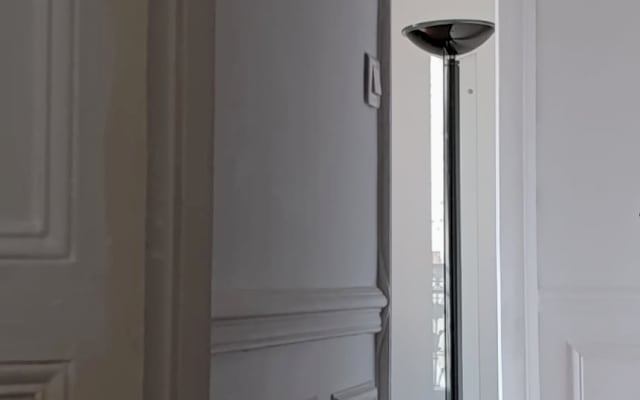 cute apartment in the parisian suburbs with 2 cats