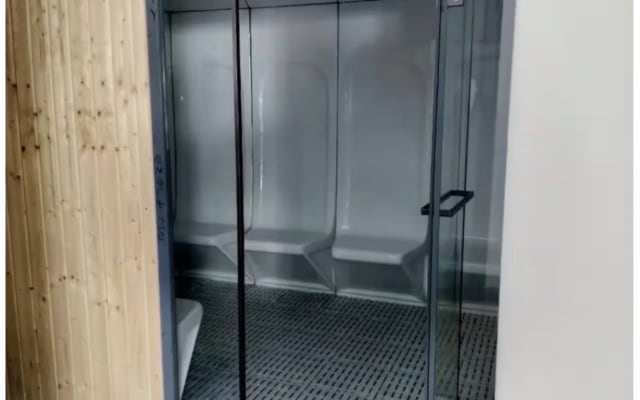 Appartement moderne et élégant avec salle de sport, piscine, sauna, hammam et vue sur la ville - Photo 14