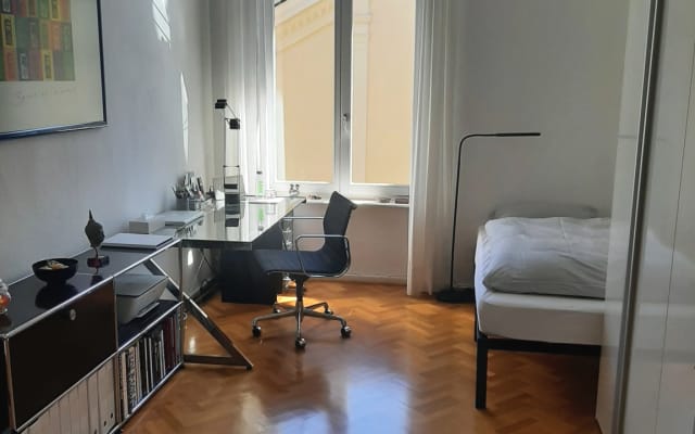 Volker's listing on misterb&b - Guest room with single bed, desk, wifi and closet