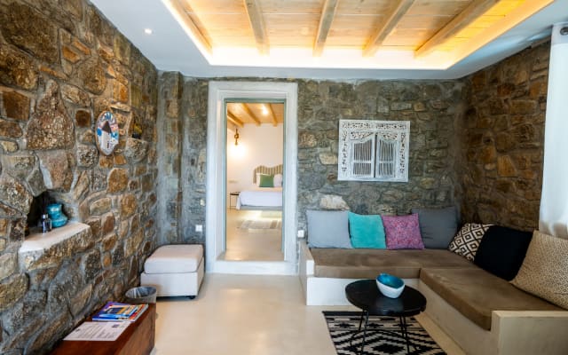 Leonidas's listing on misterb&b - Living room