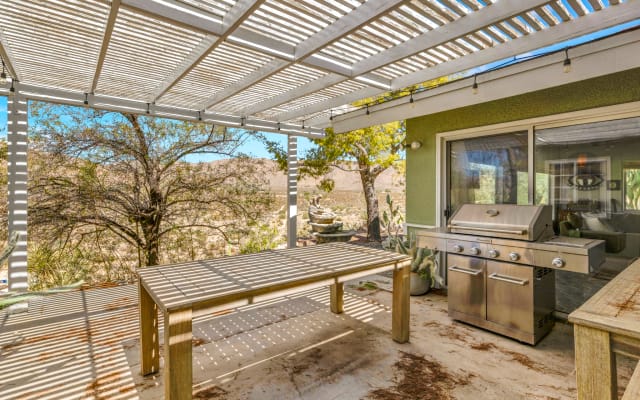 Desert Nest — 2bd cabin on ridge w/ mountain views  - Picture 20
