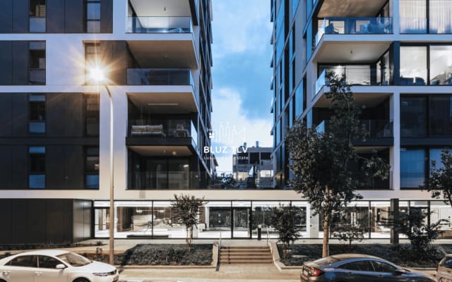 Luxurious 3-bedroom apartment with sea view