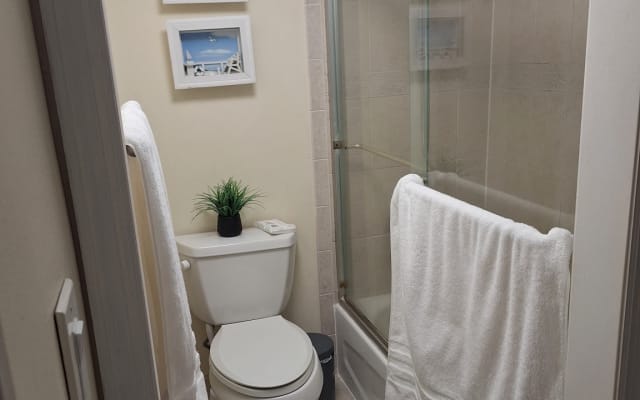 Apartment with very good amenities and security in Sunny Isles.